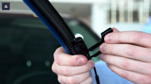 Щетка стеклоочистителя бескаркасная гибридная AVTOPRIBOR HYBRID+ (мульти 9 в 1) 600 мм 24"